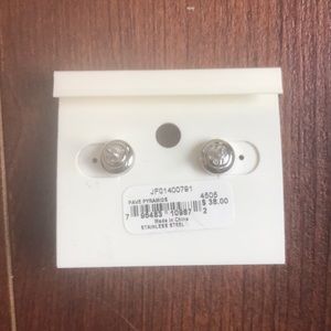 Fossil Jewelry - NWT Fossil Pave Pyramid Studs Fossil Jewelry - NWT Fossil Pave Pyramid Studs